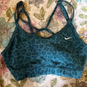 Nike Women's Leopard Print Sports Bra - Teal